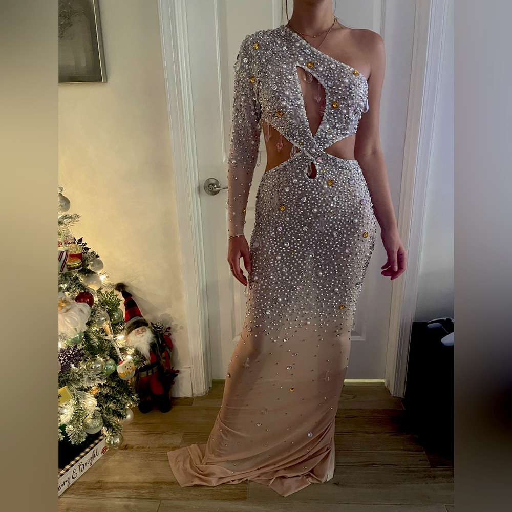 Elegant One-Shoulder Pearl Embellished Dress